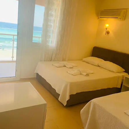 Holiday Hotel ホテル