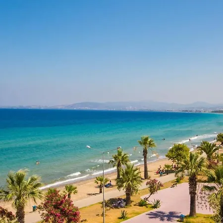 Holiday Hotel Ξενοδοχείο *
