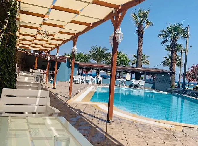 Holiday Hotel * 쿠사다시